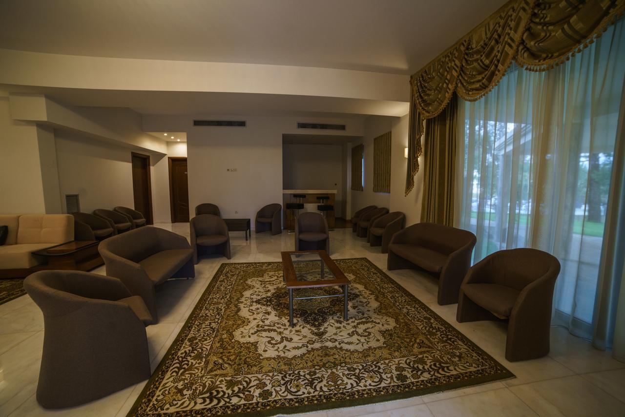 Corali Resort Agrinio Buitenkant foto