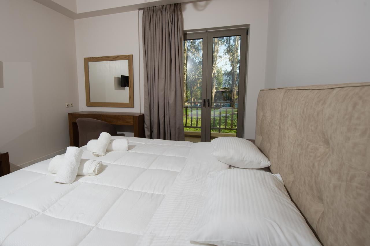 Corali Resort Agrinio Buitenkant foto