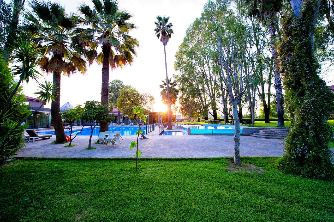 Corali Resort Agrinio Buitenkant foto